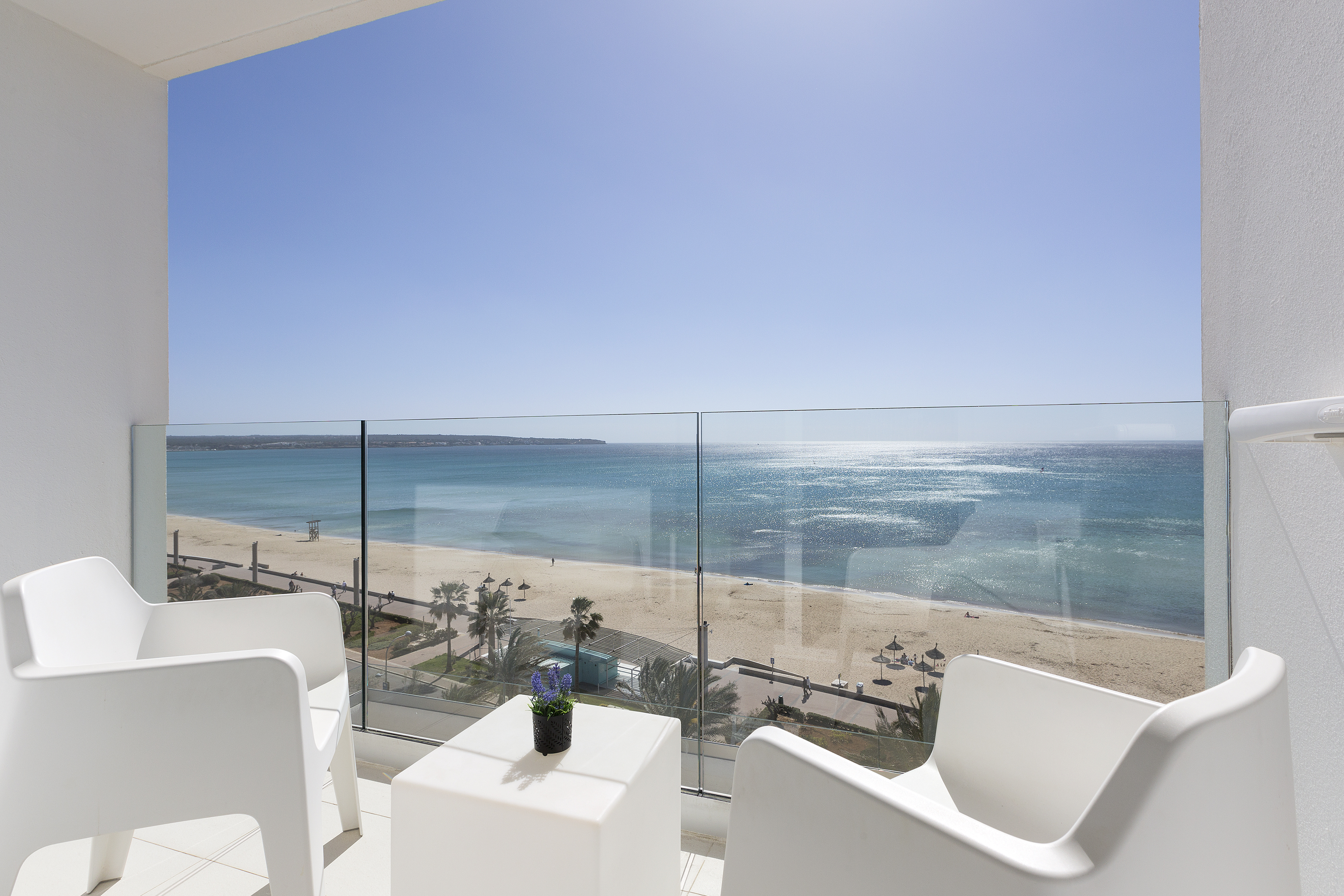 twin room frontal sea view (balcony 2)