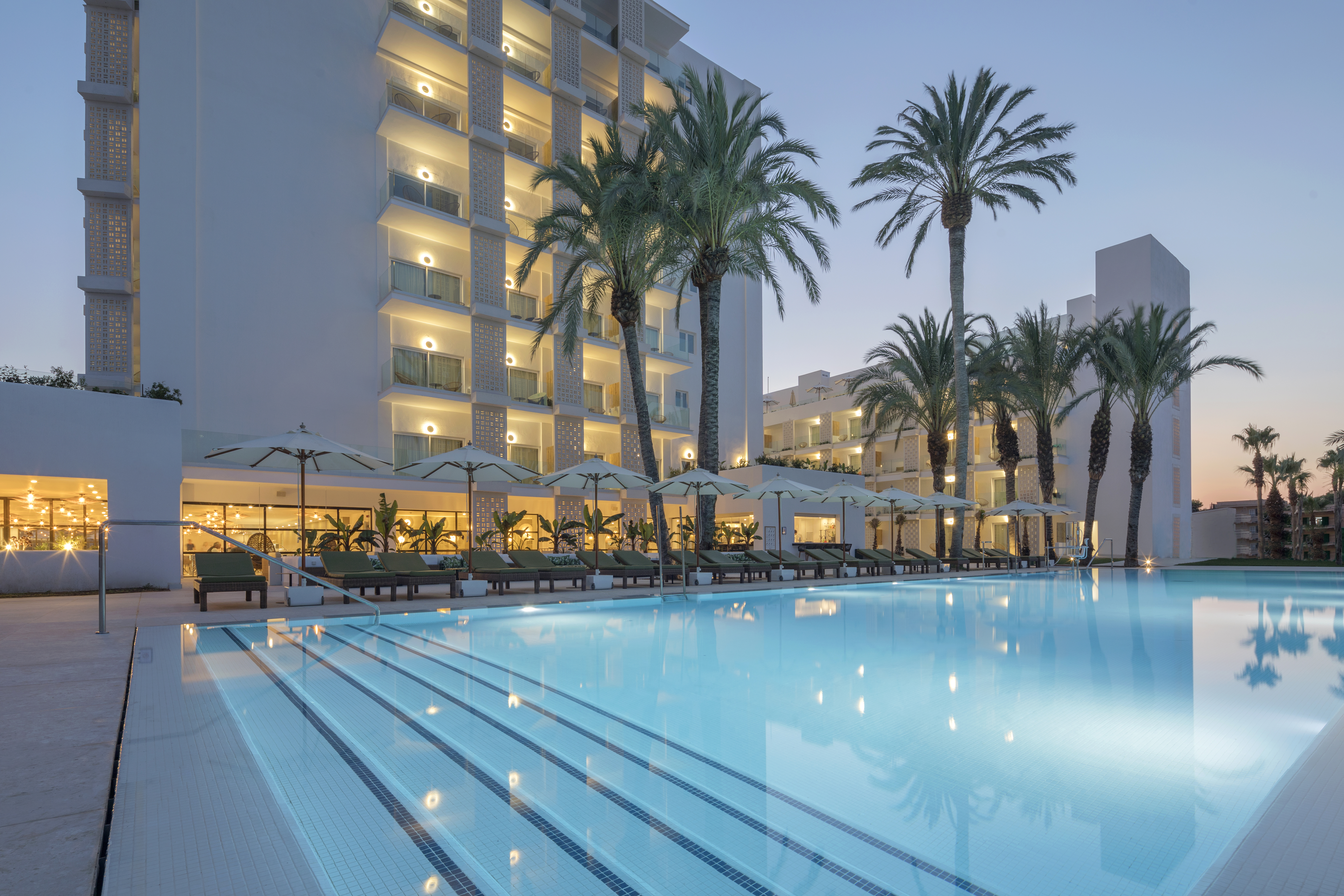 common areas - pool (view 3)