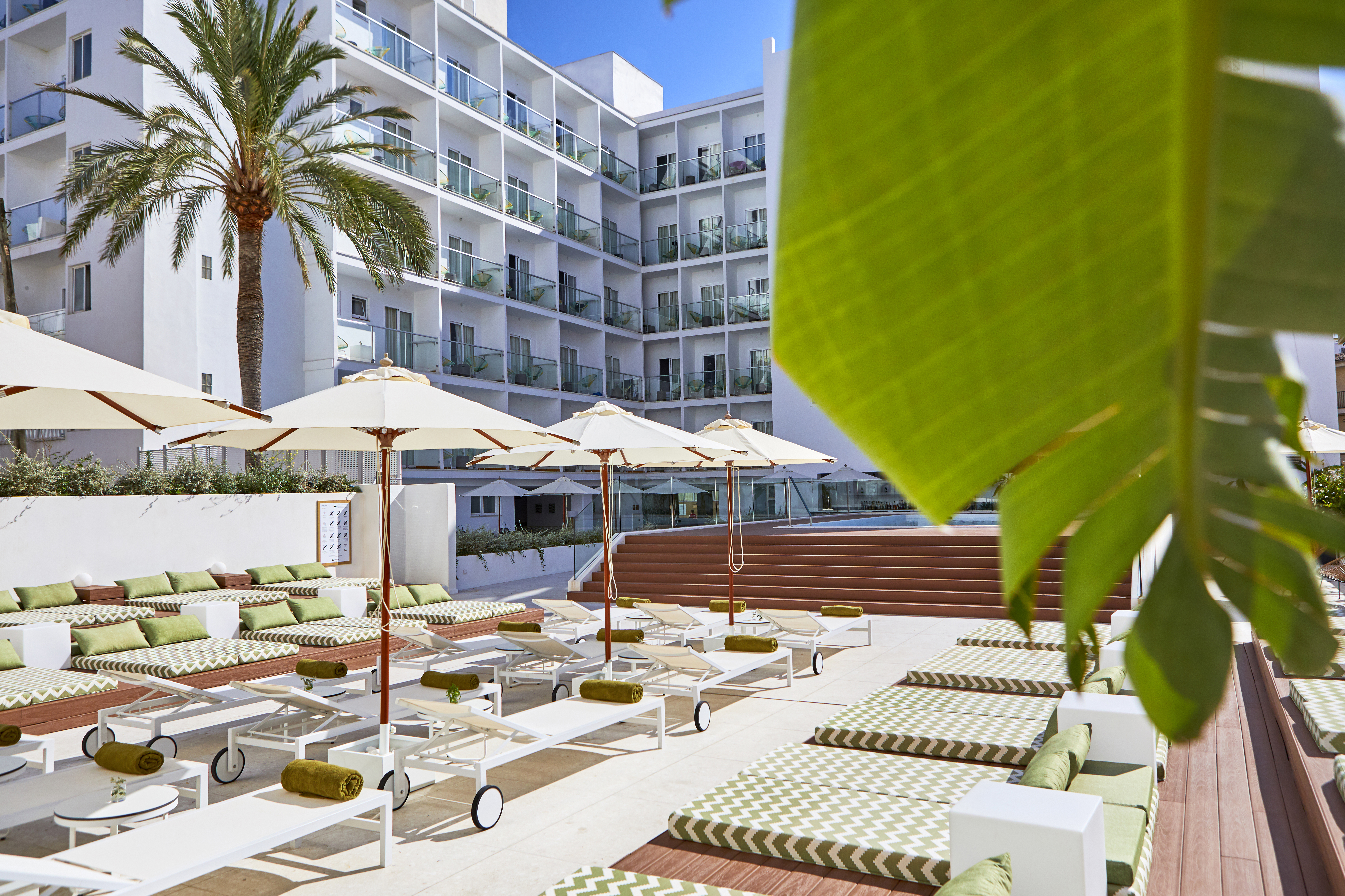 common areas - pools (view 7)