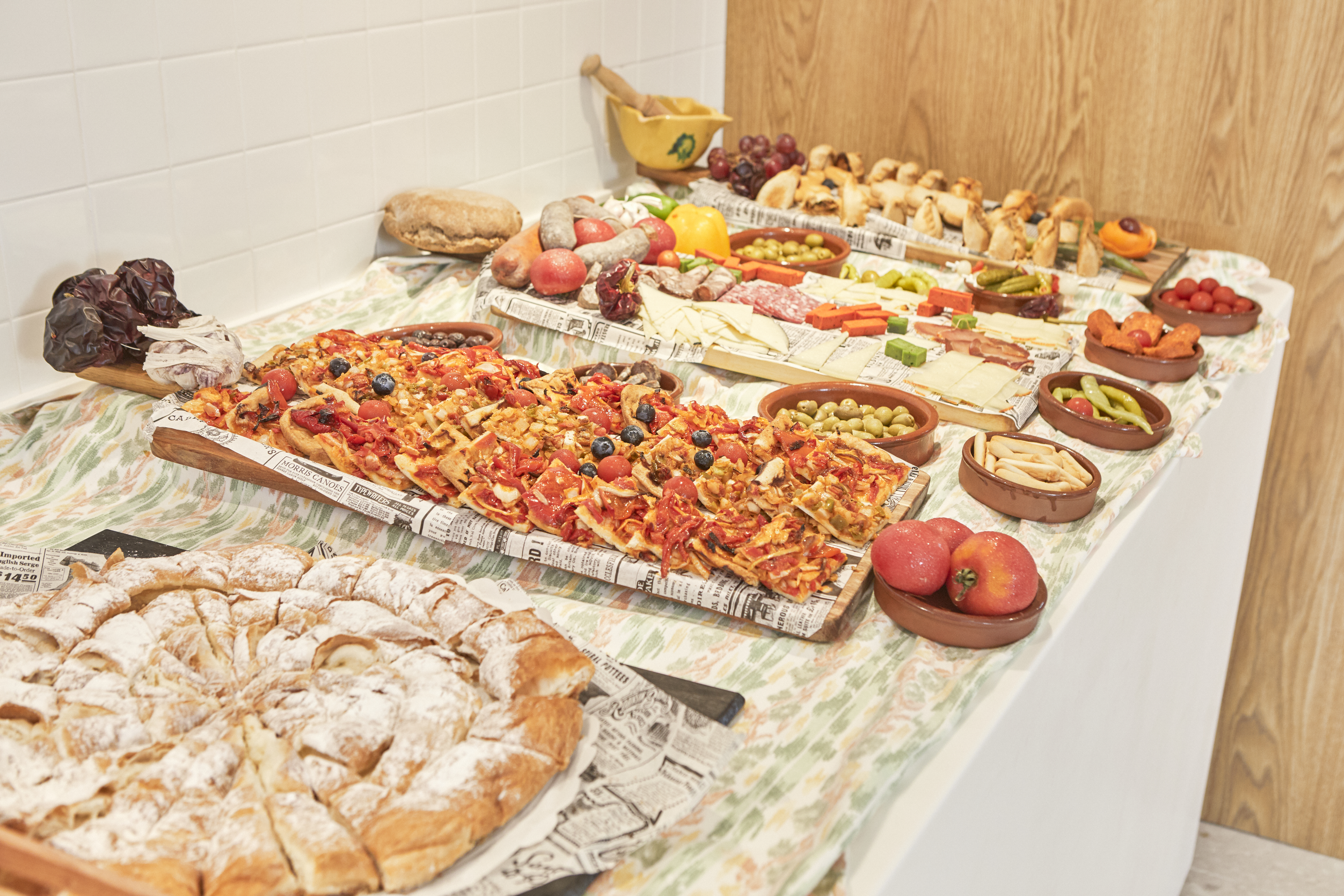 restaurant - buffet (view 2)