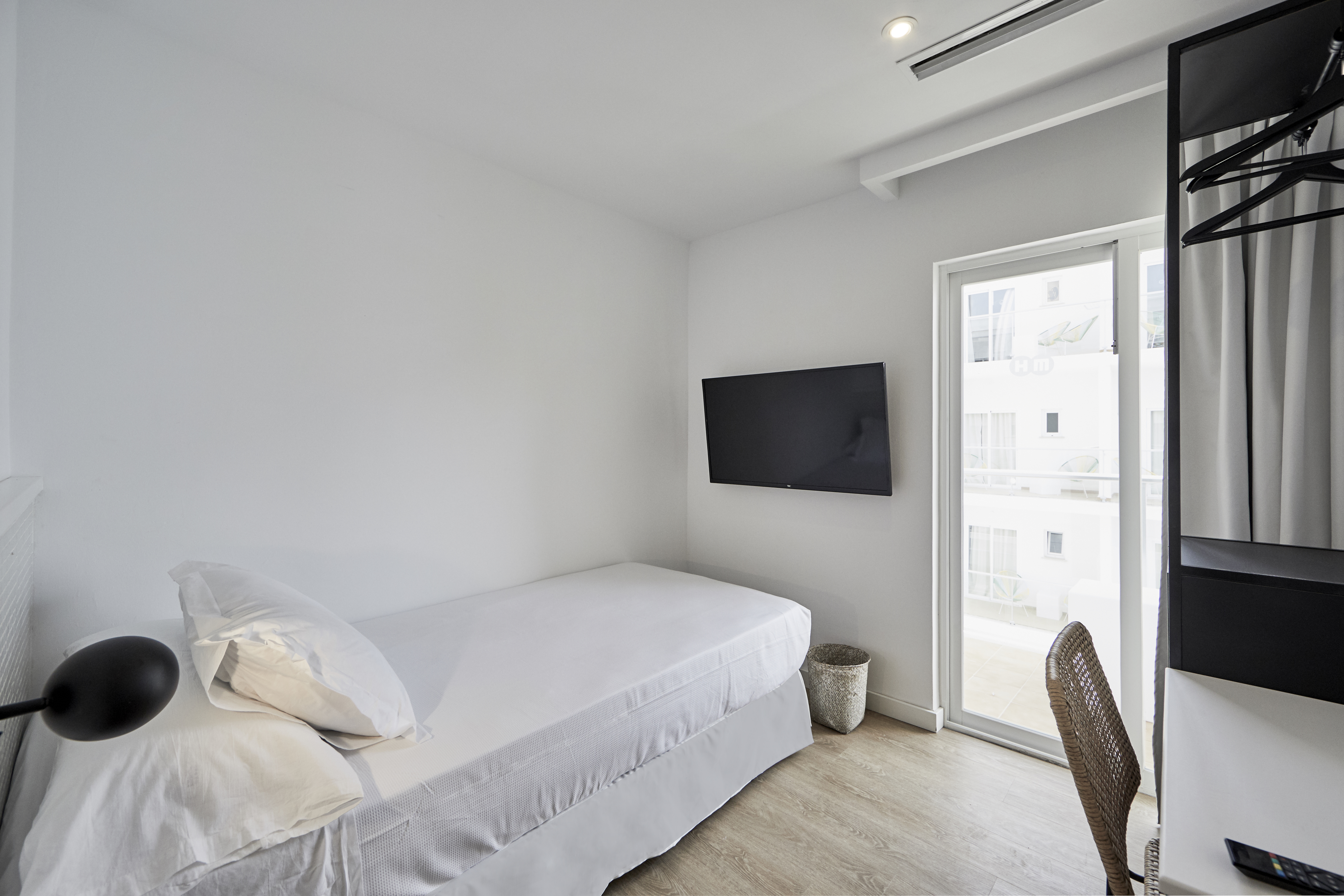 room - individual (view 1)