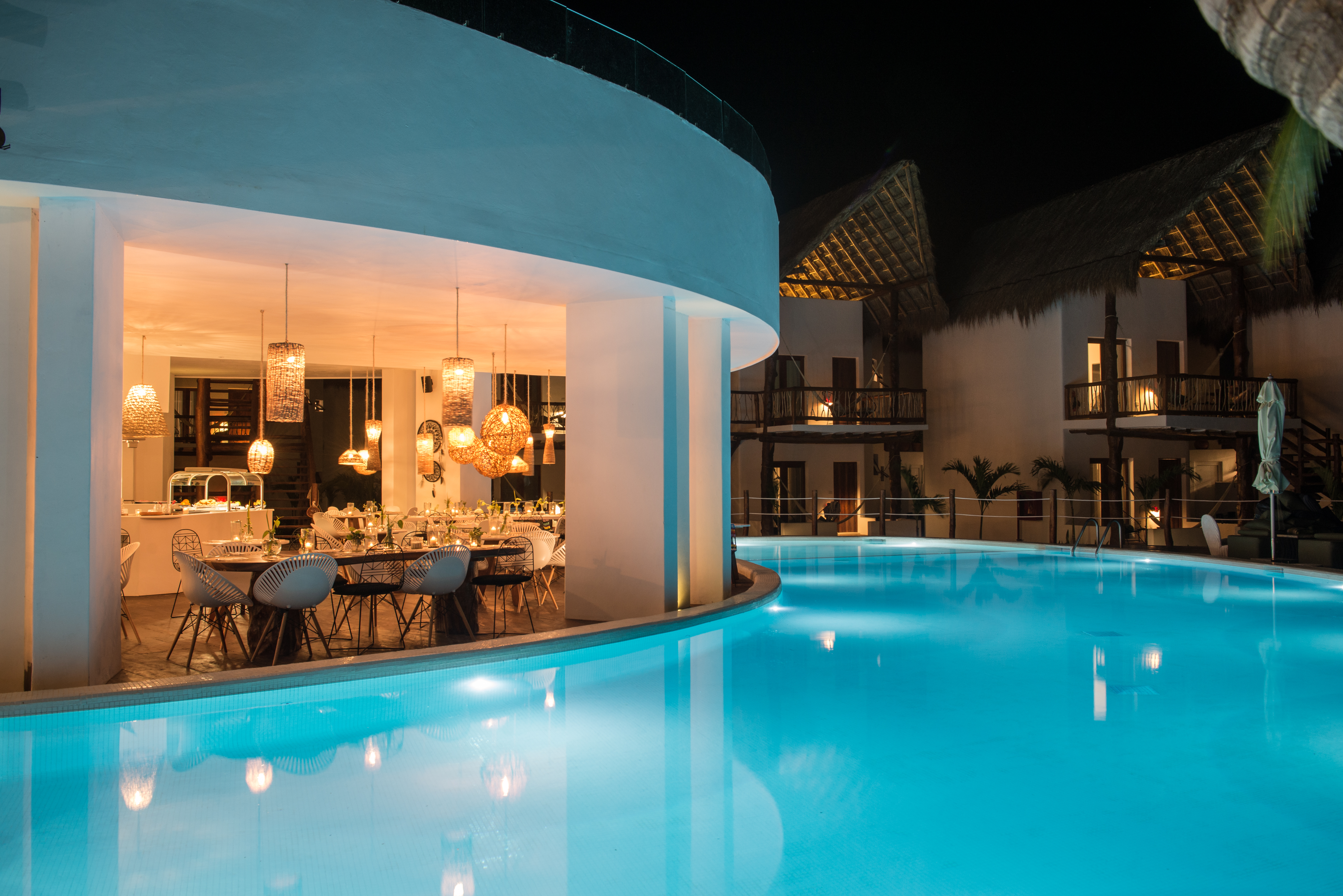 piscina restaurante buffet