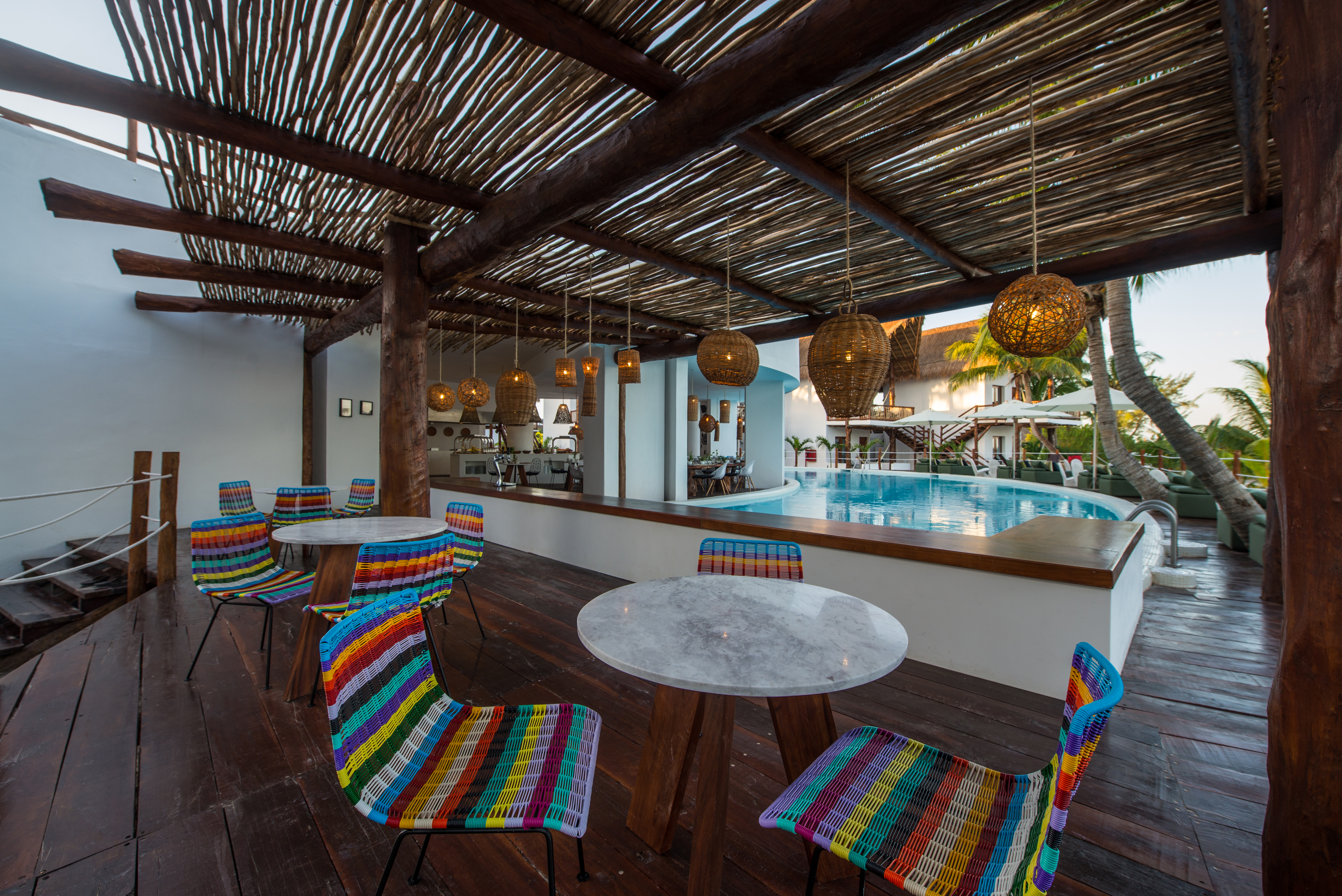 restaurant buffet pool