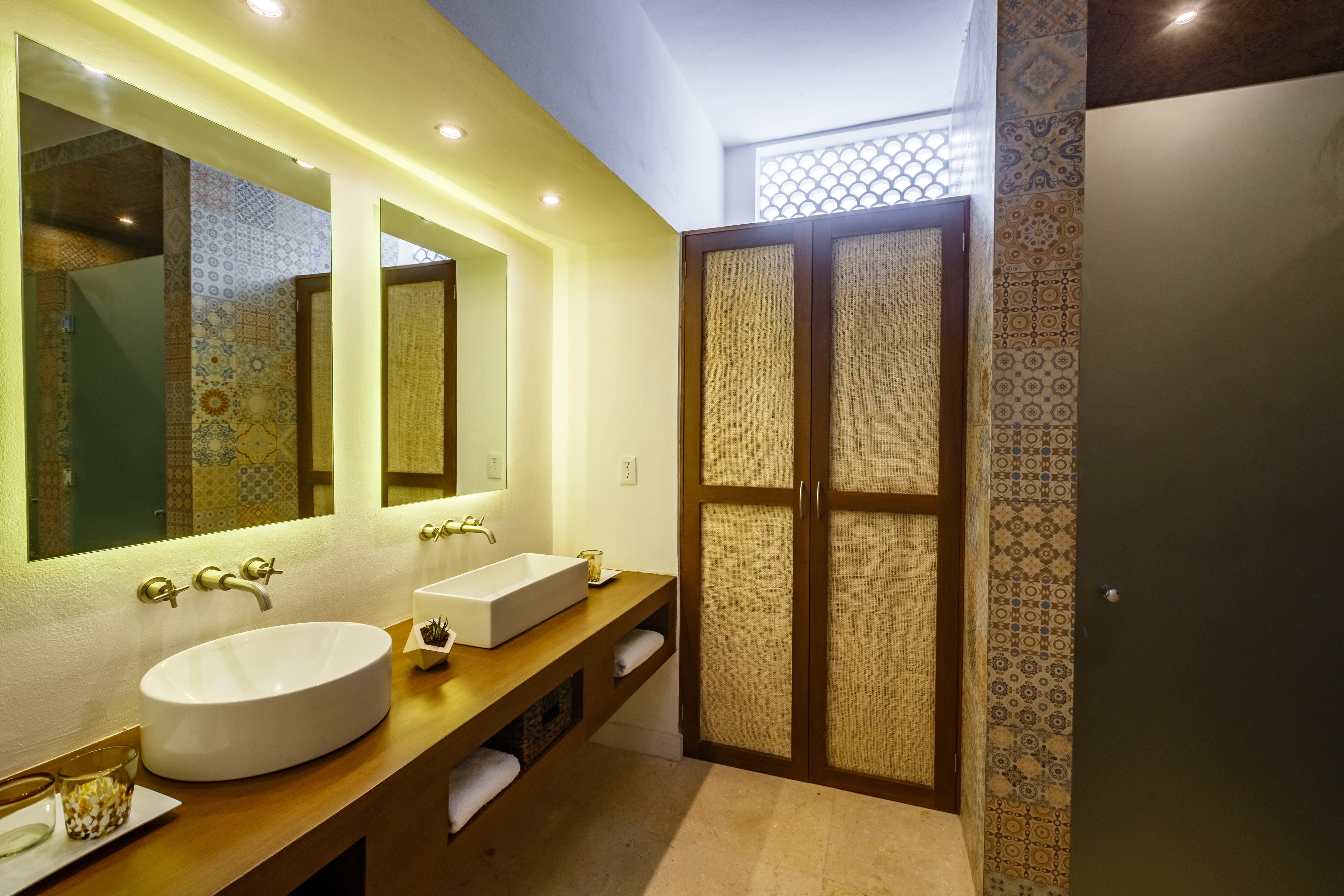 double room (bathroom 3)