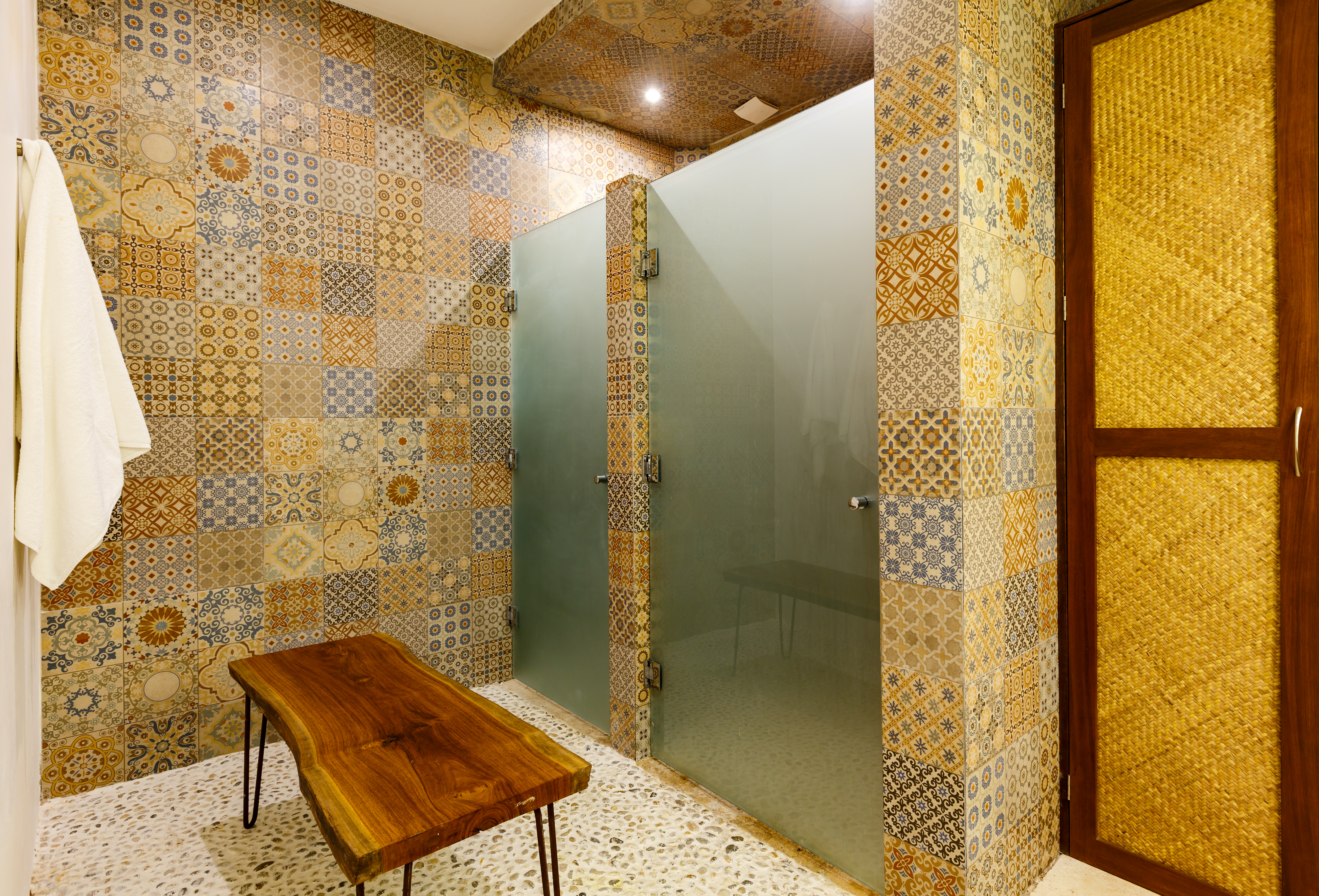 double room (bathroom)