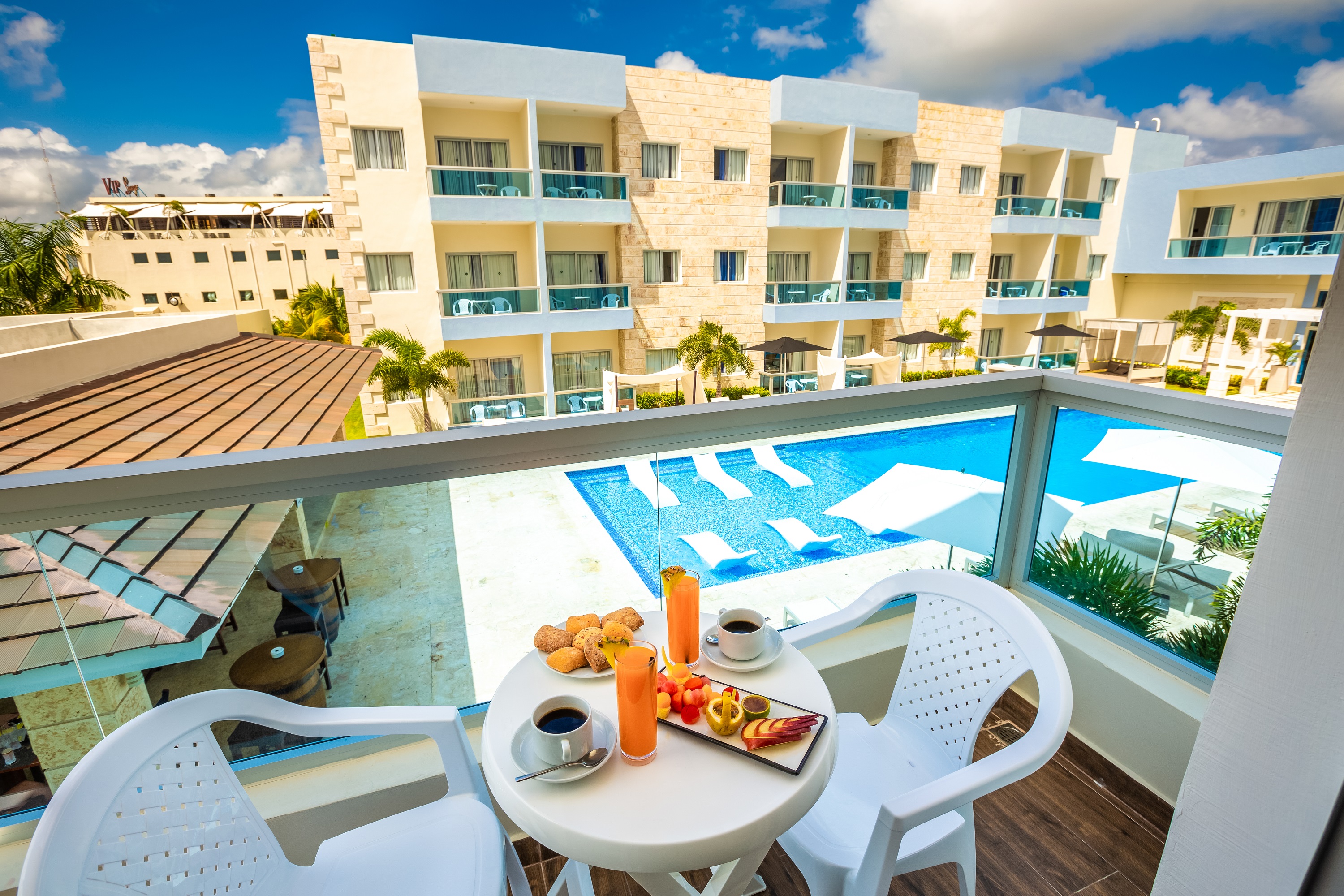 apartment pool view 345