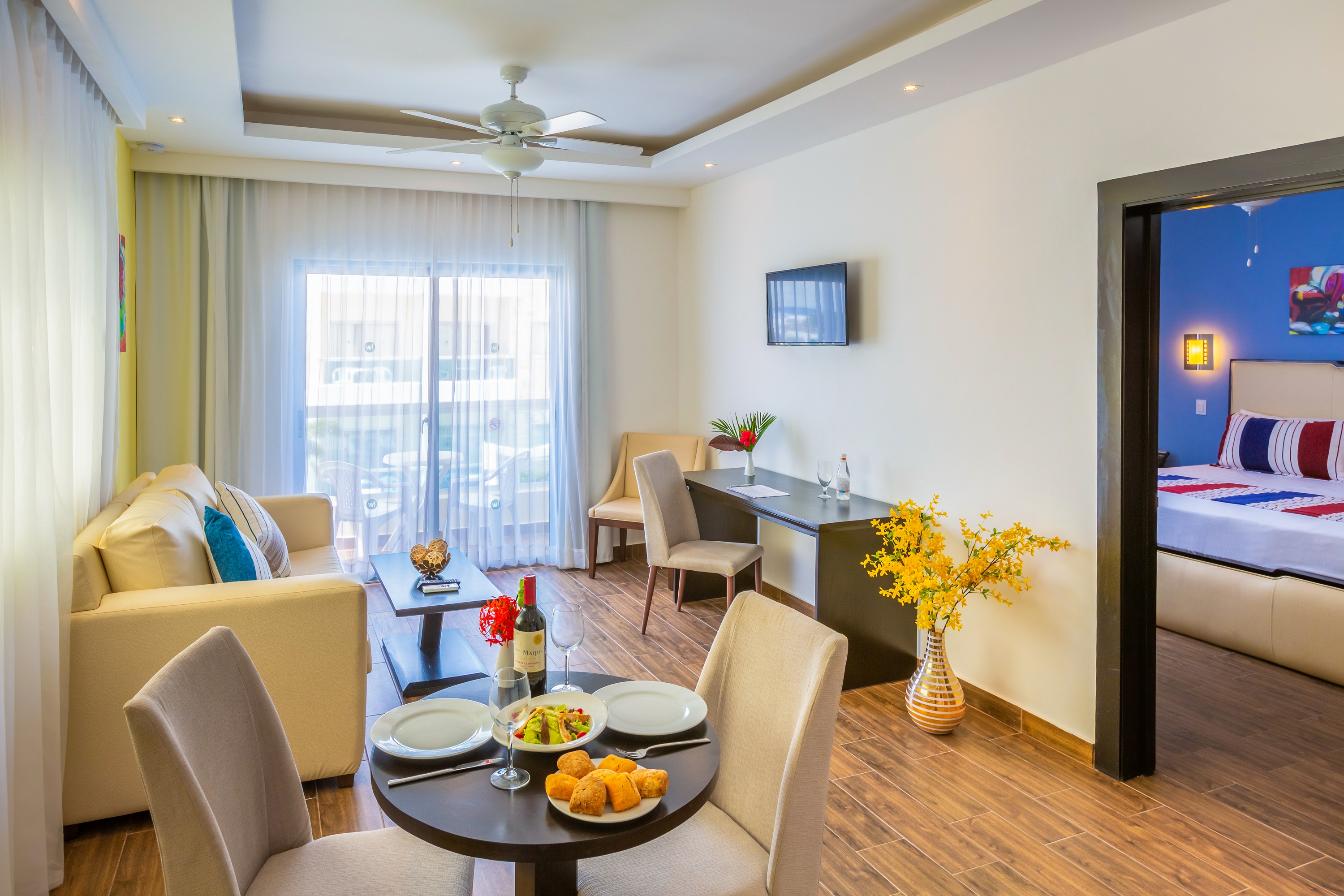 apartment pool view 4567