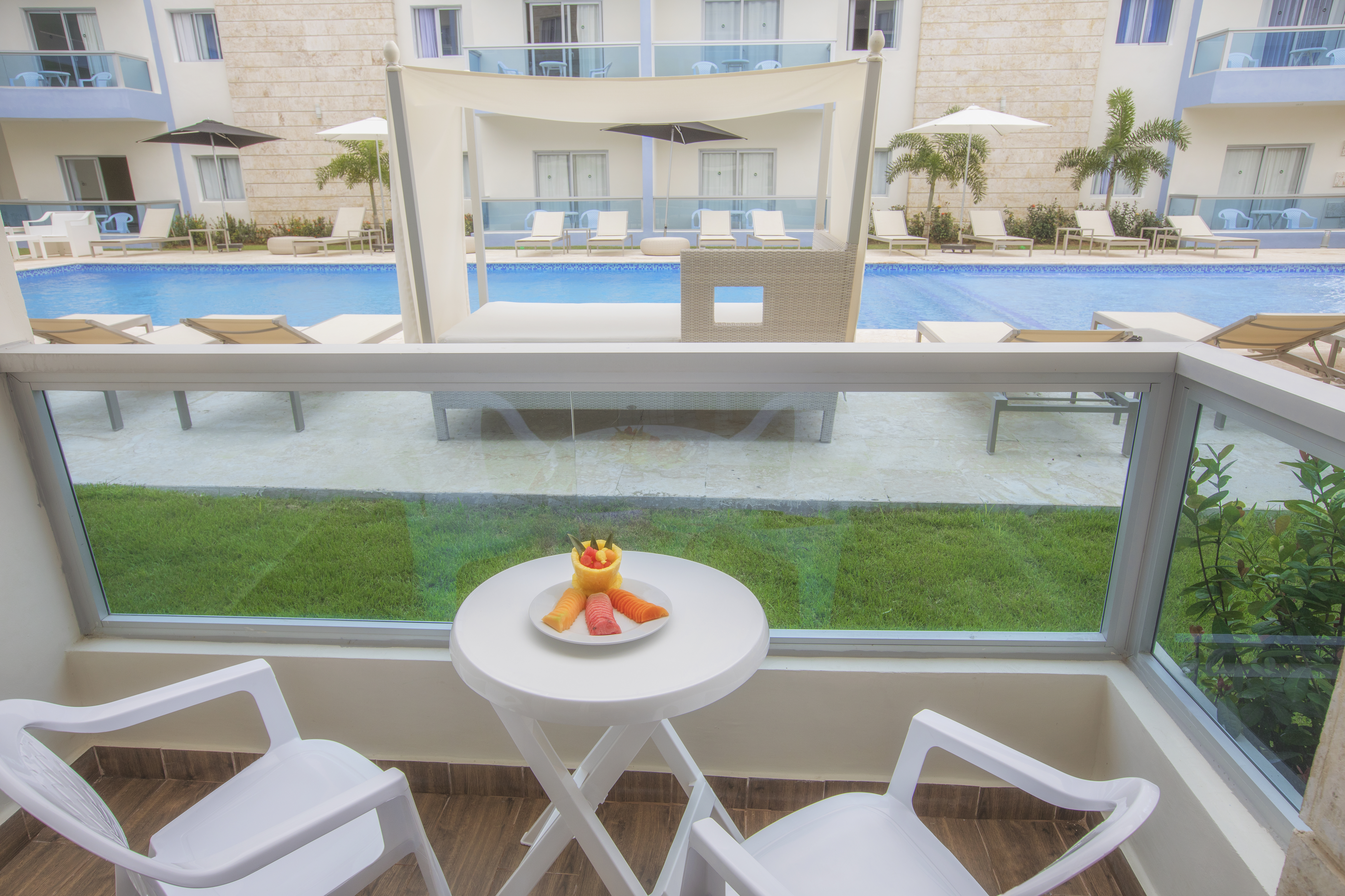 room - double pool view 3