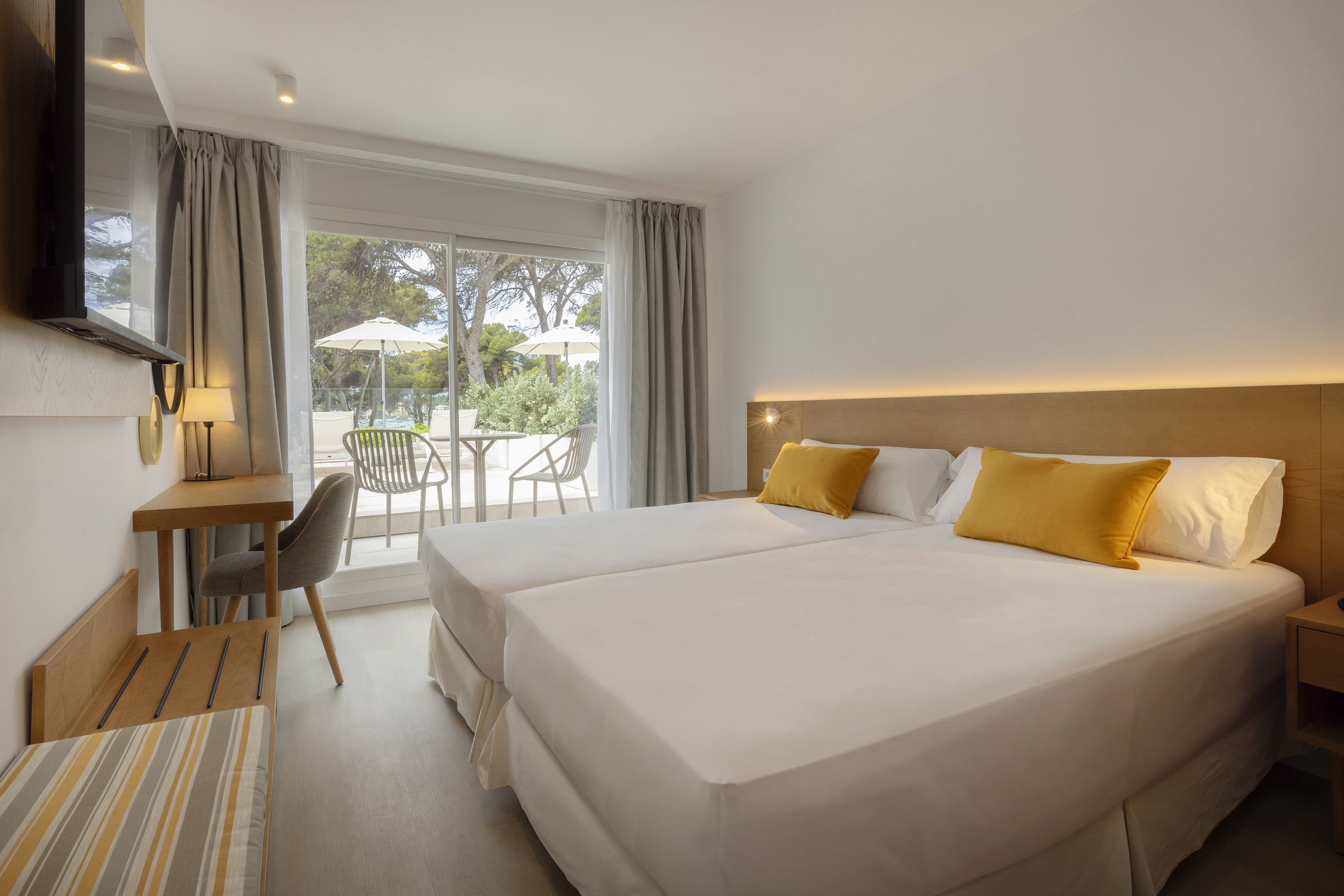 superior sea view terrace 056