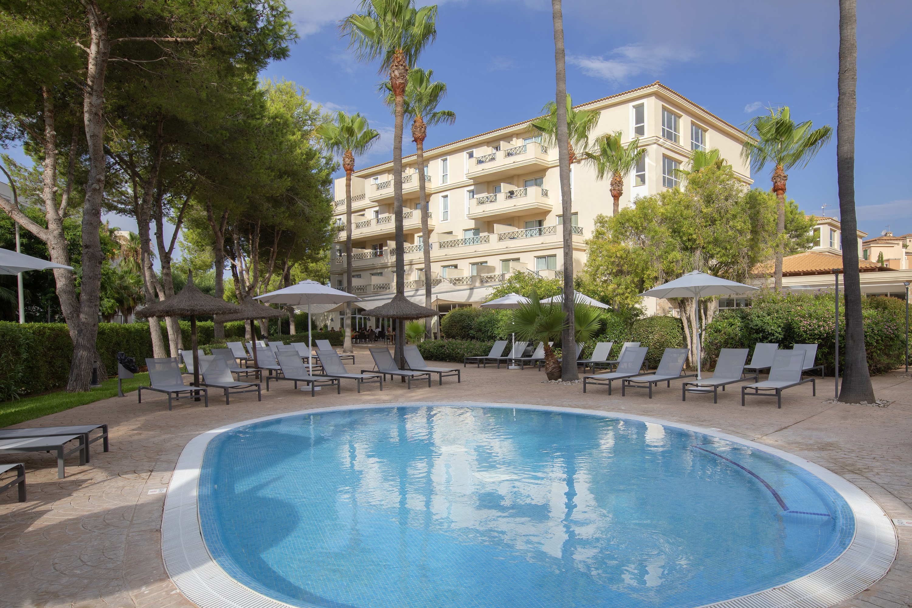 common areas - pool 2