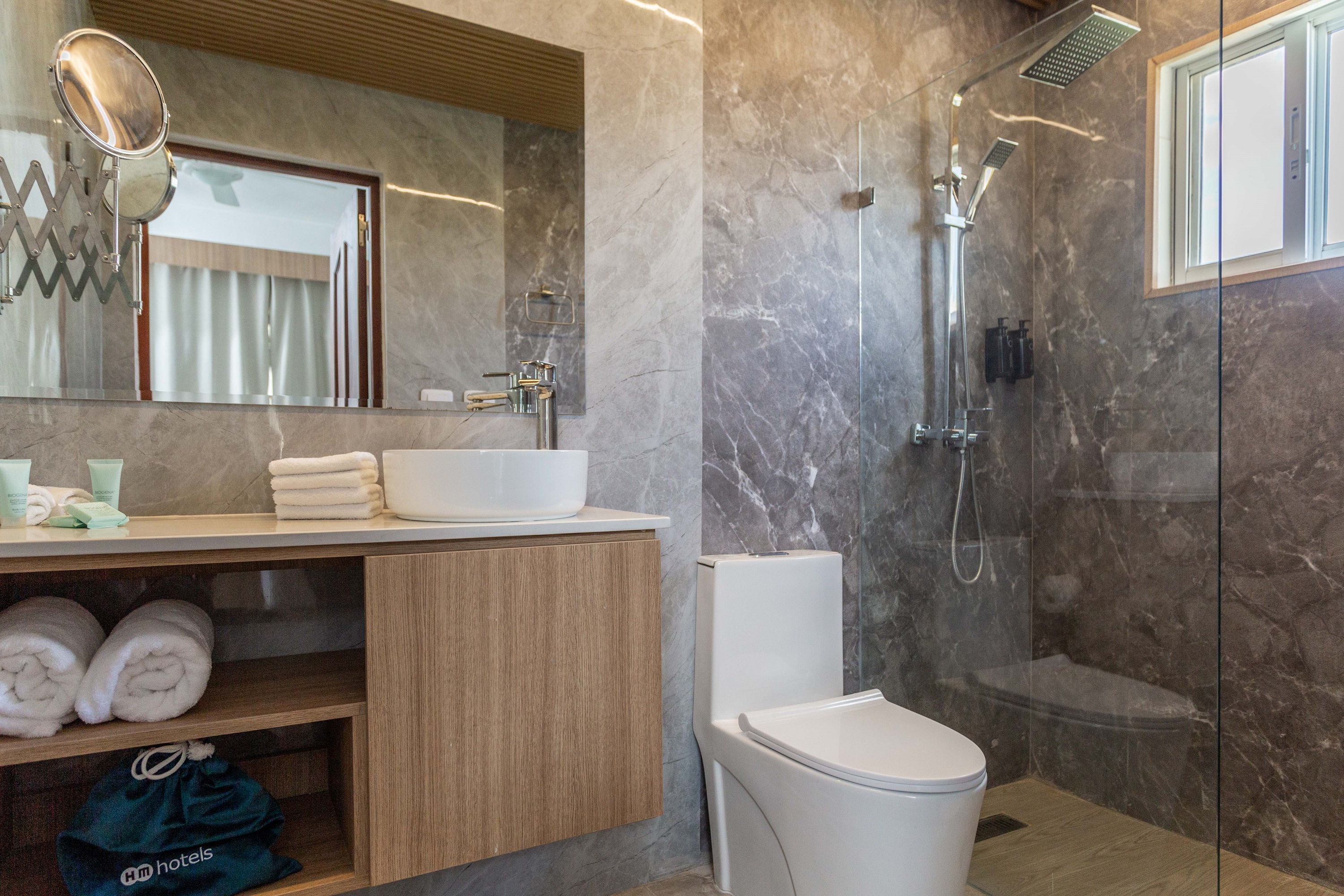 double room bathroom 6532