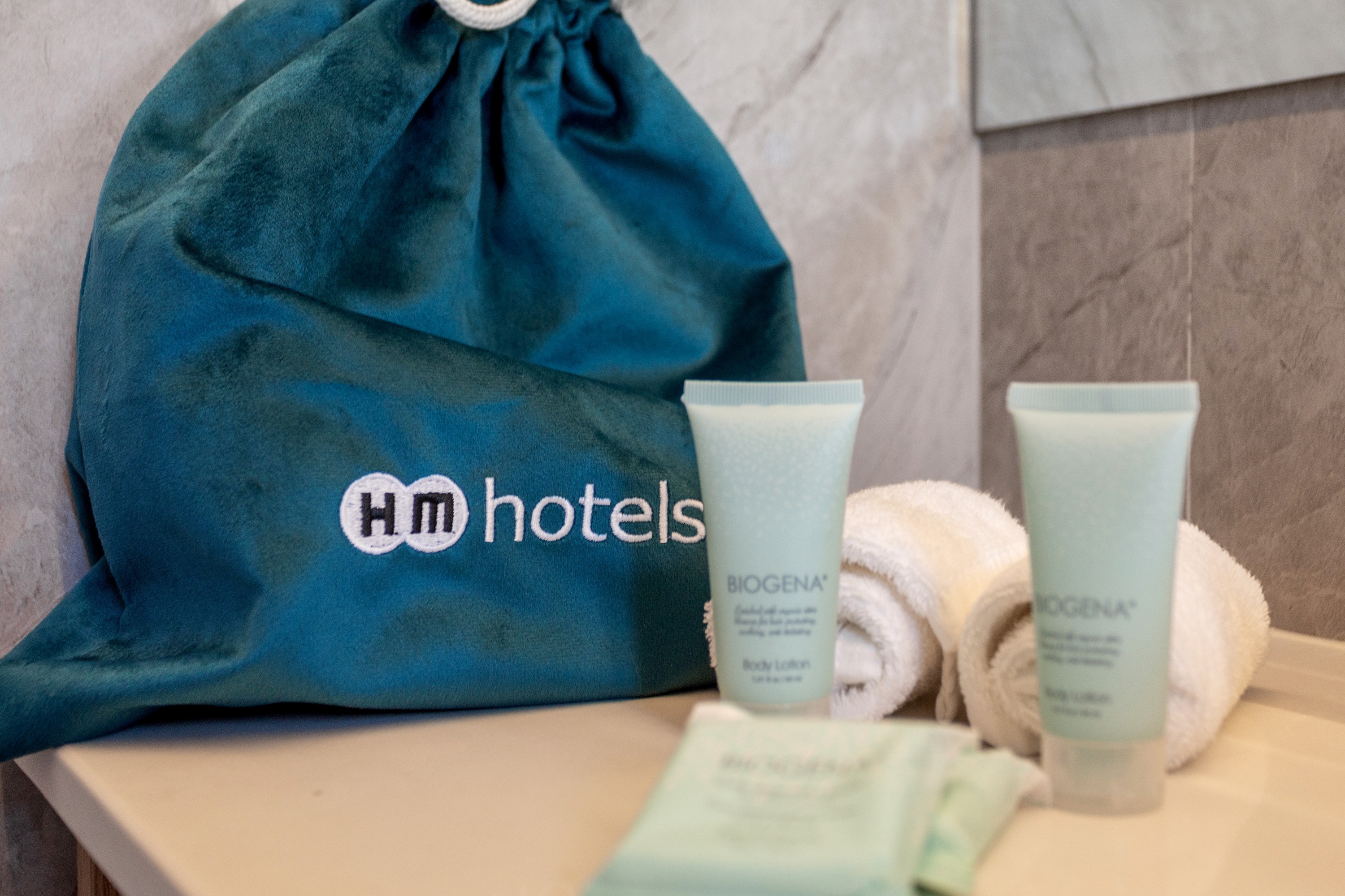 double room bathroom 6563