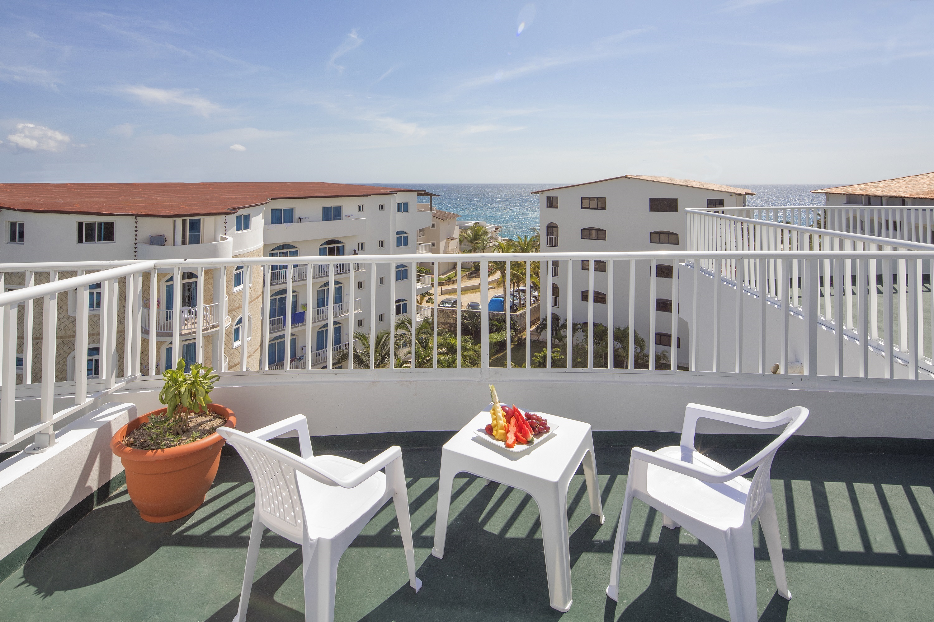 double room partial sea view 6898