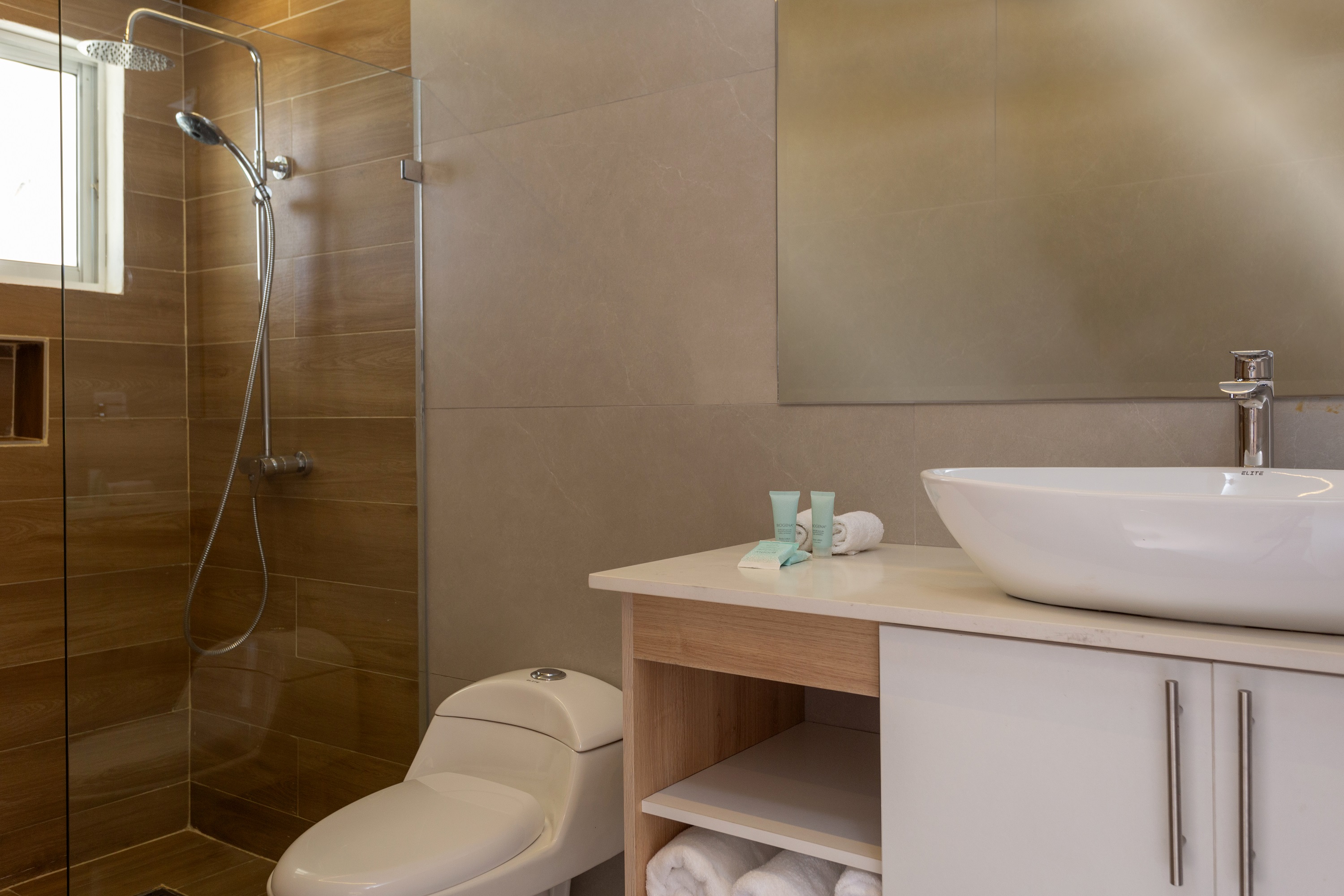 double sea view bathroom