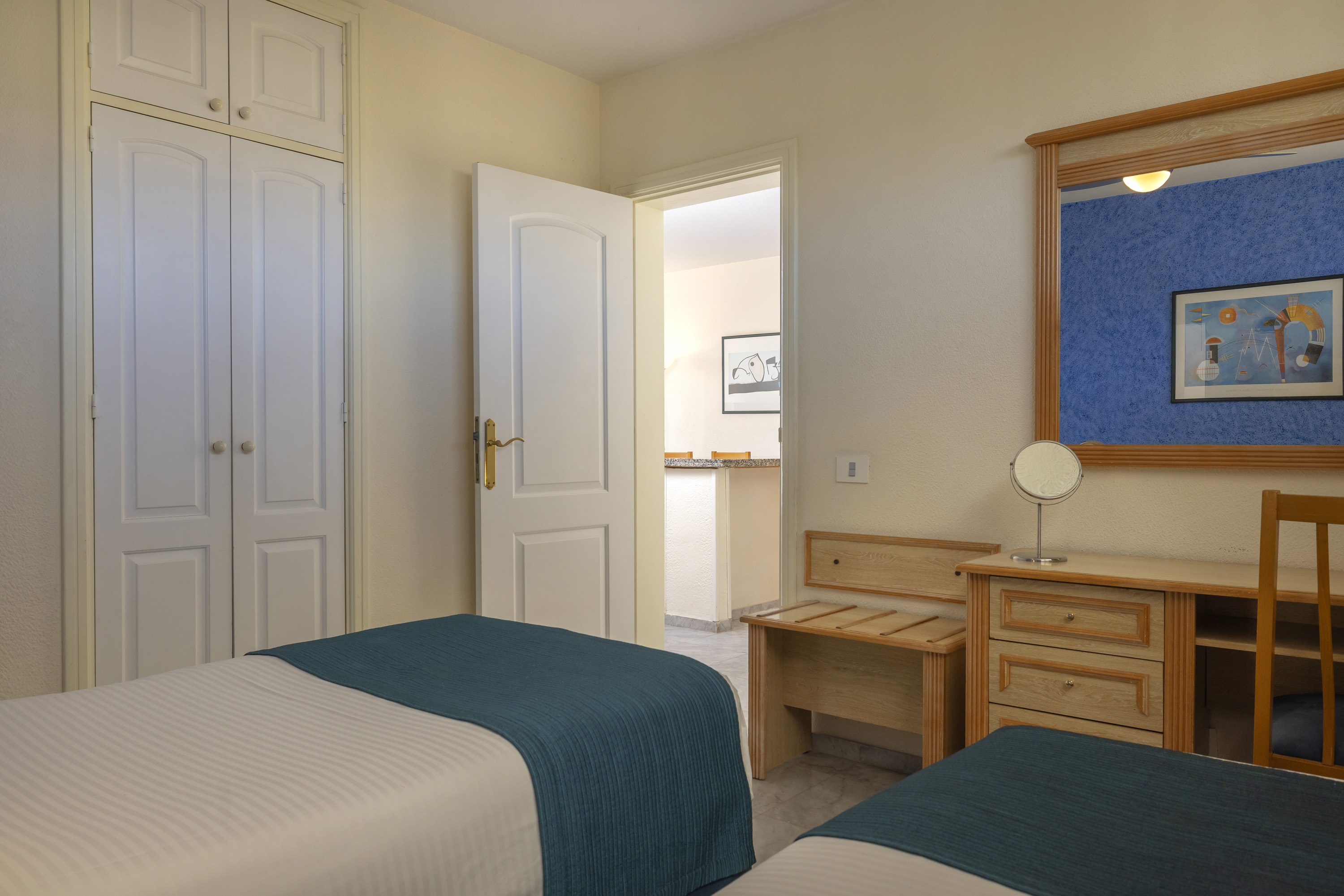 2 bedroom apartment 9936