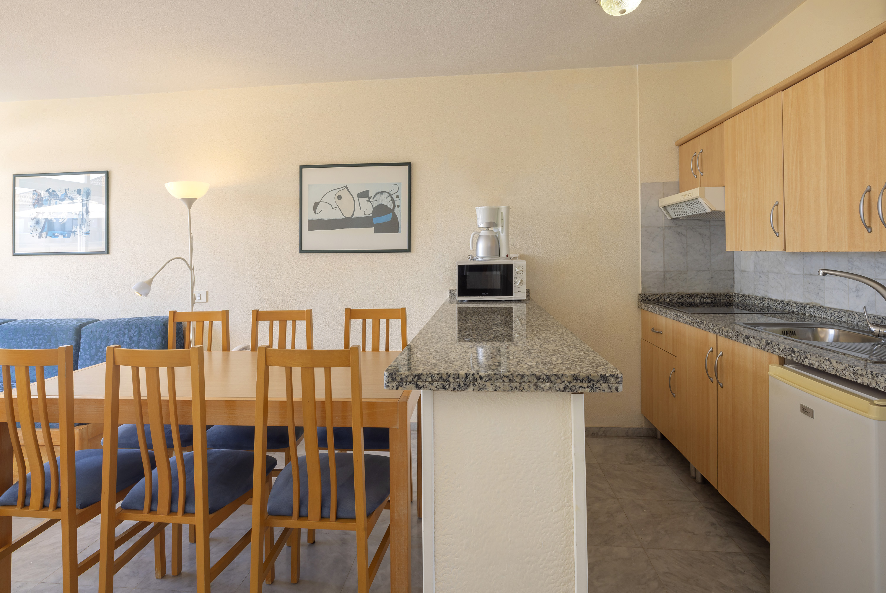 2 bedroom apartment 9875