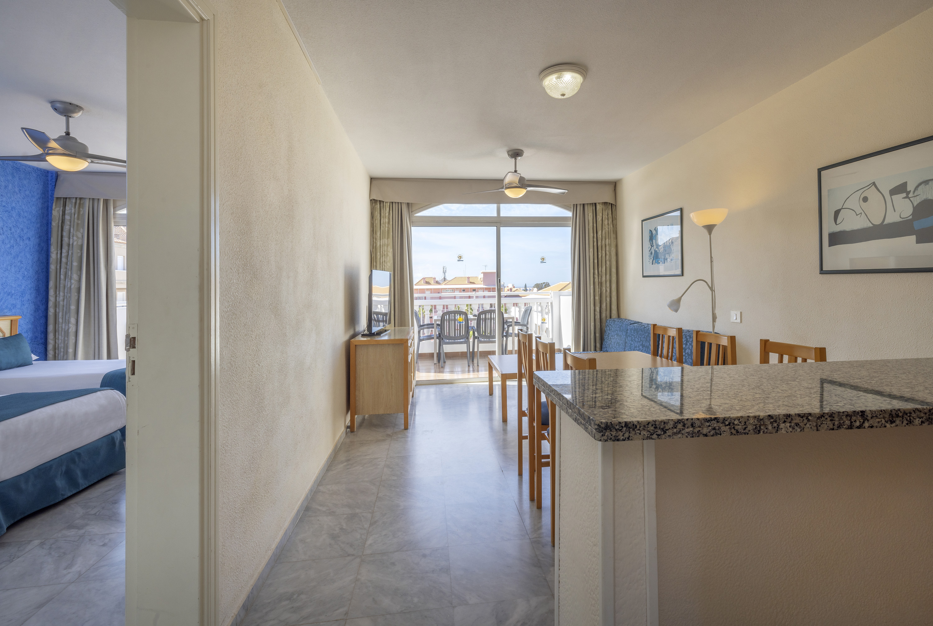 2 bedroom apartment 9882