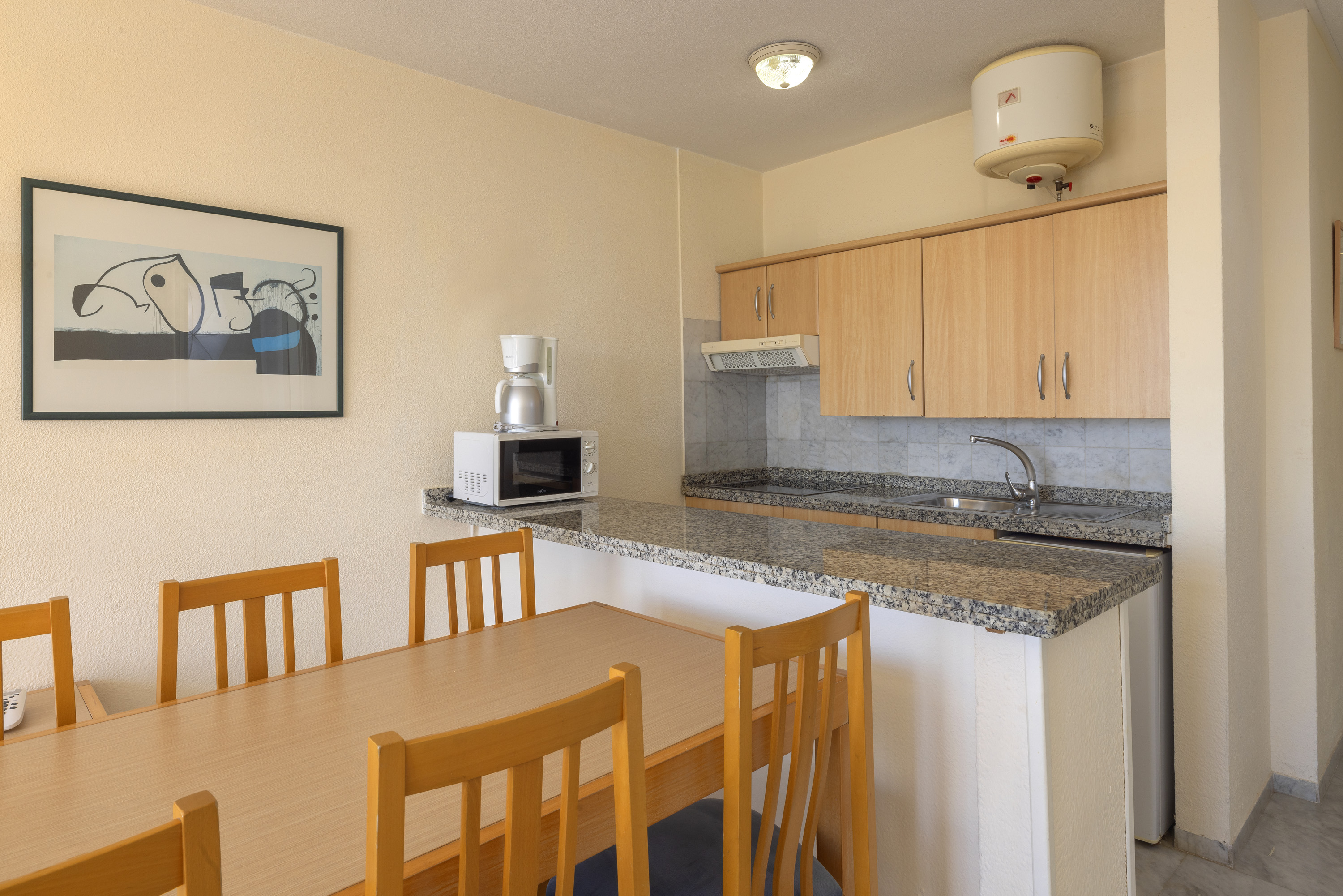 2 bedroom apartment 9922