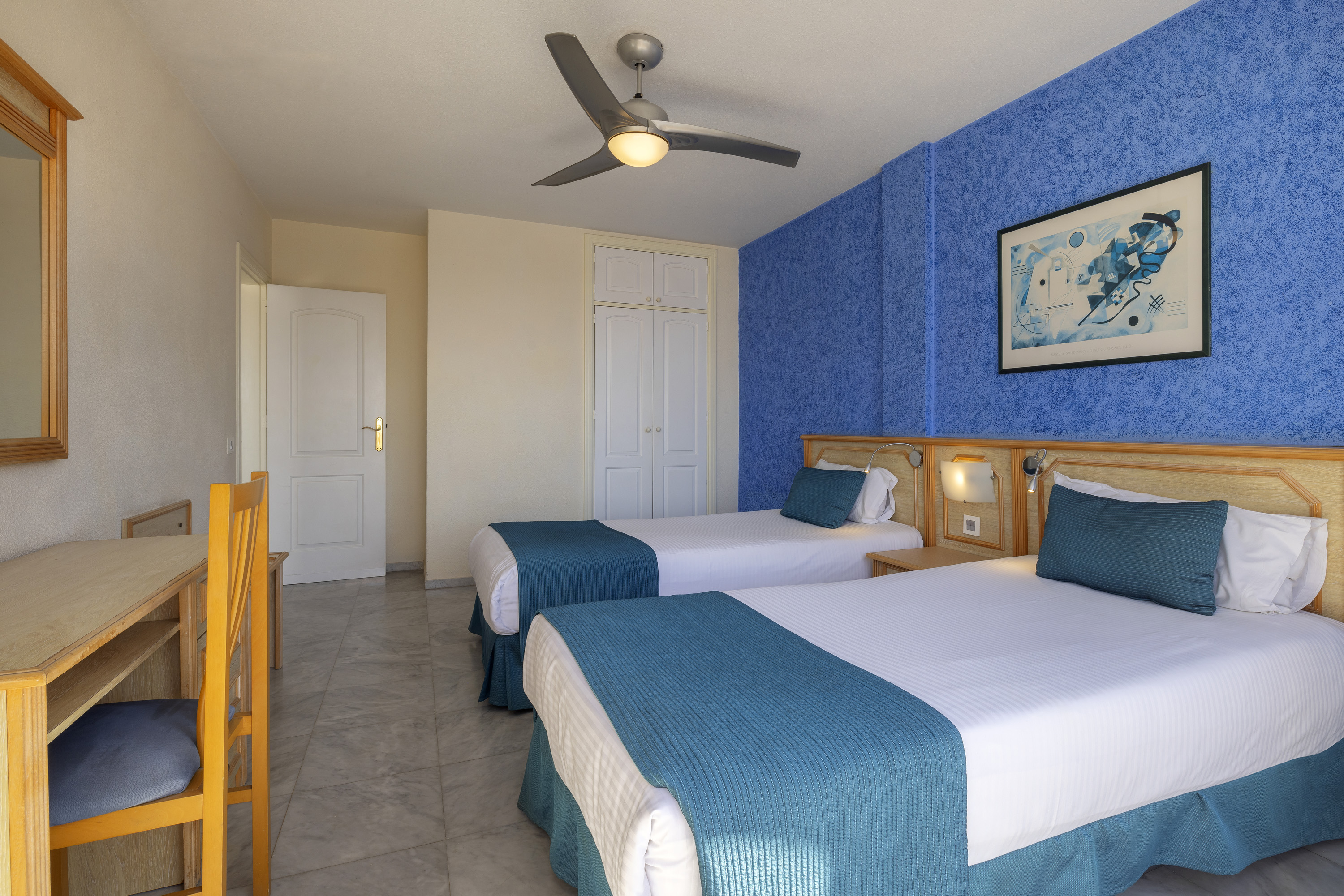 2 bedroom apartment 9961