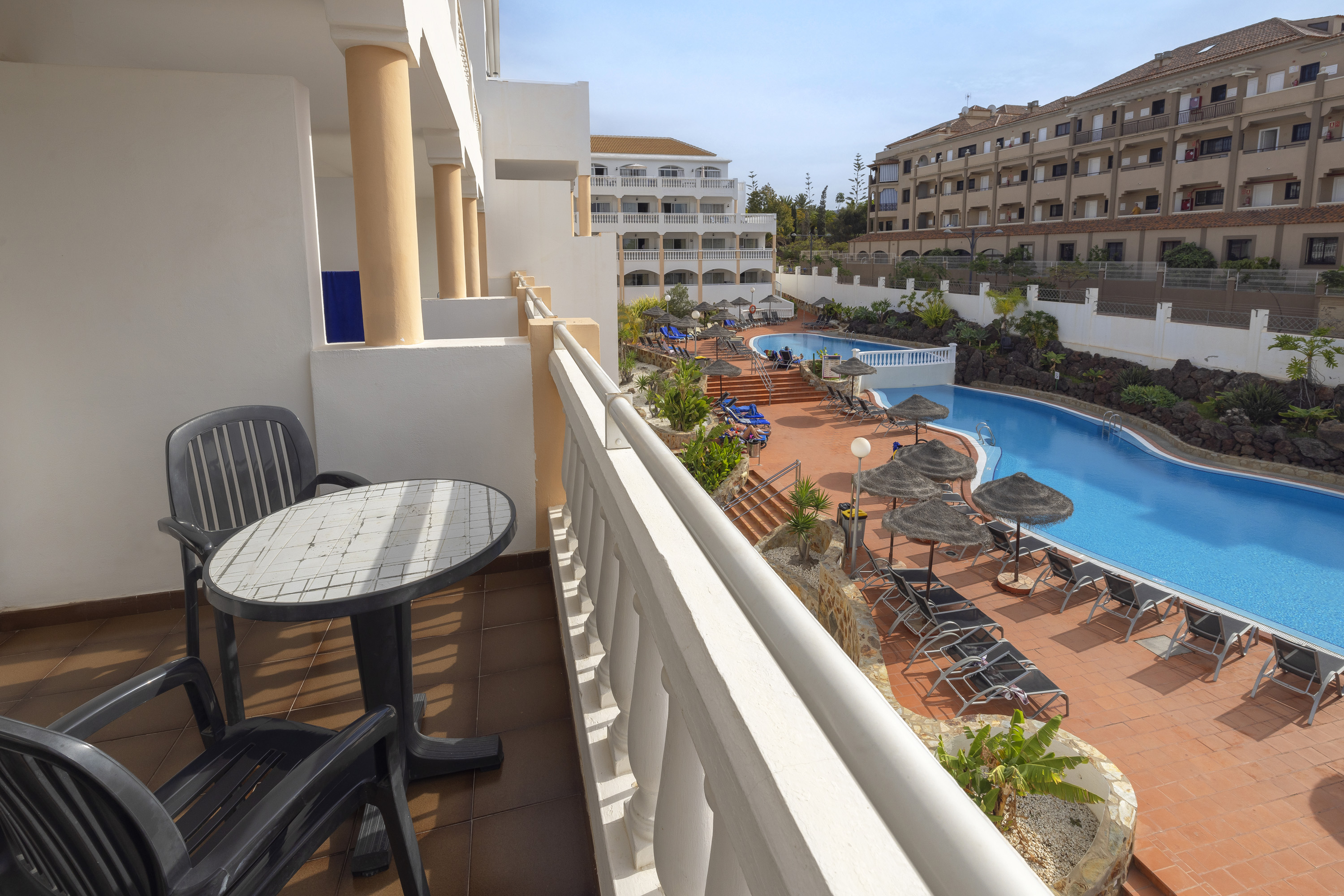 studio pool view 9059