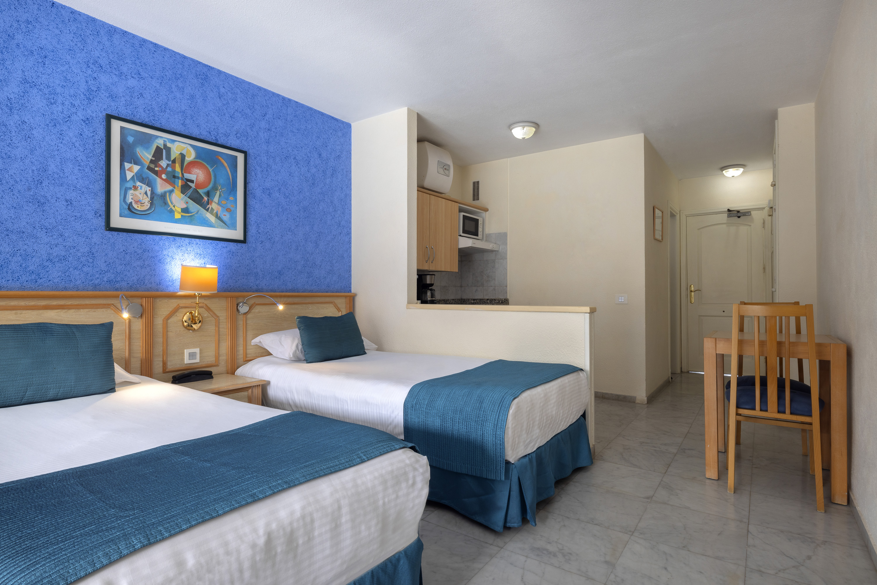 studio pool view 9064